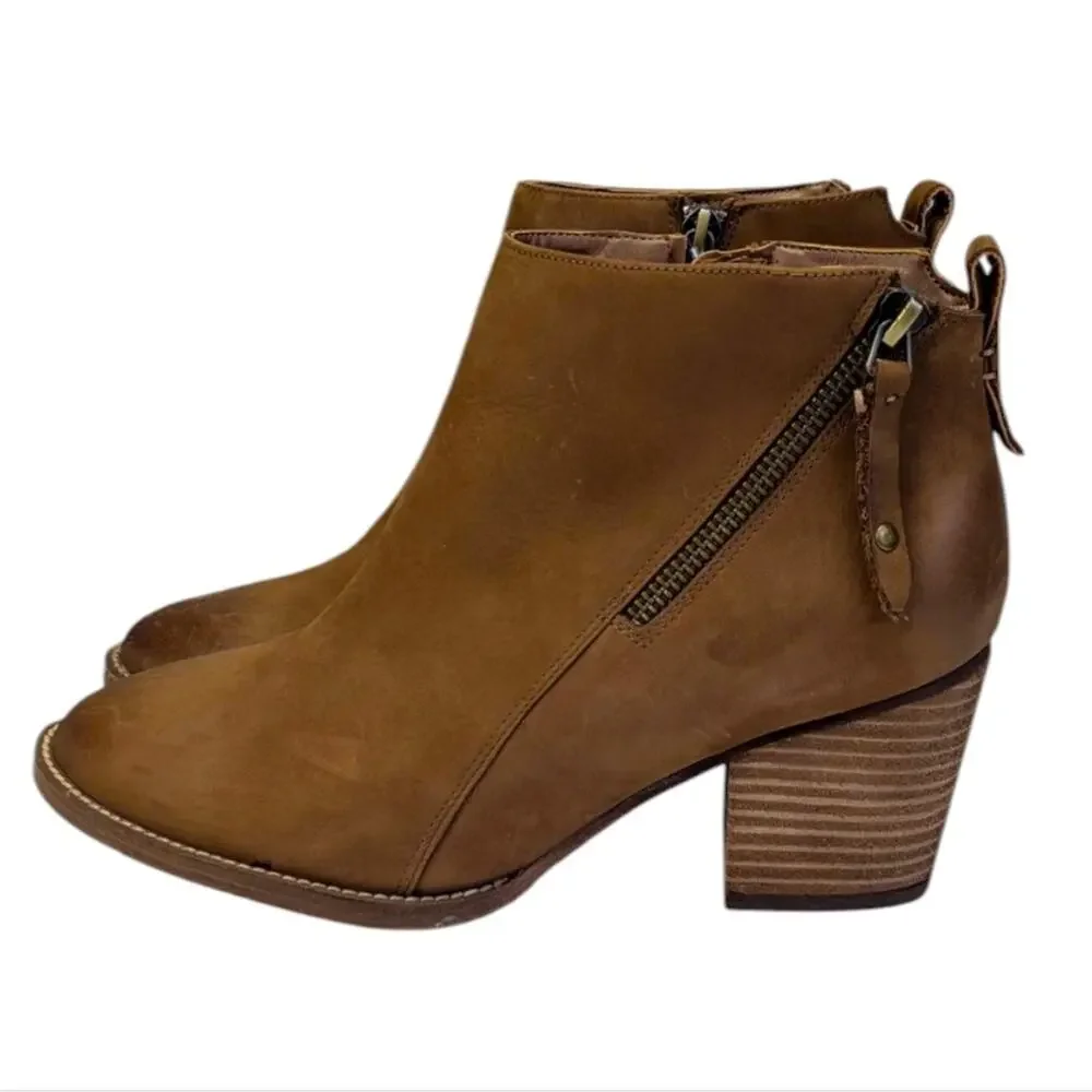 Aqua College Nancy Waterproof Ankle Boots EUC Size 8M    S3829